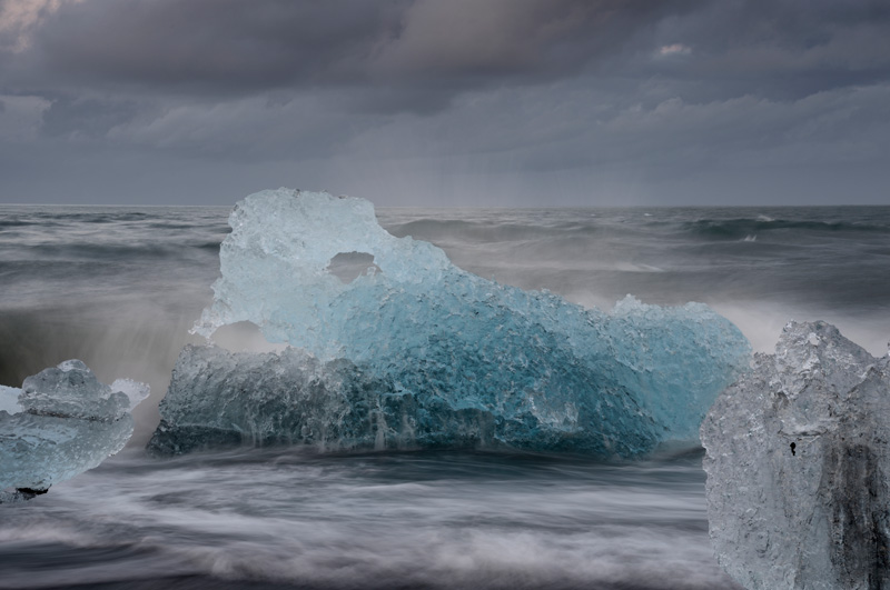 Eisbrocken in der Brandung an der S�dk�ste
