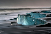 Eisberge am Strand beim J�kuls�rl�n