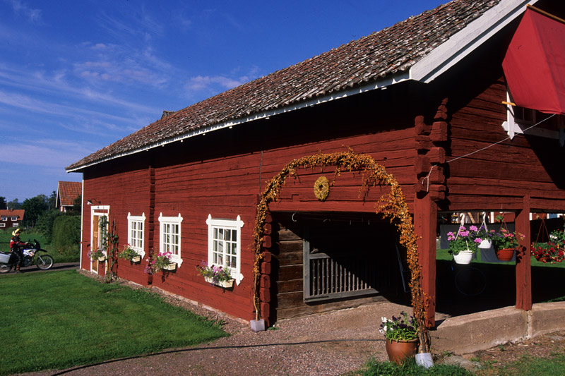 altes Holzhaus bei Mora, Schweden