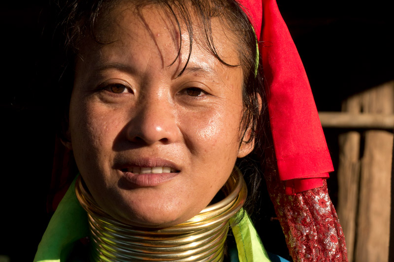 Bei den �Langhals-Frauen� an der Grenze zu Burma