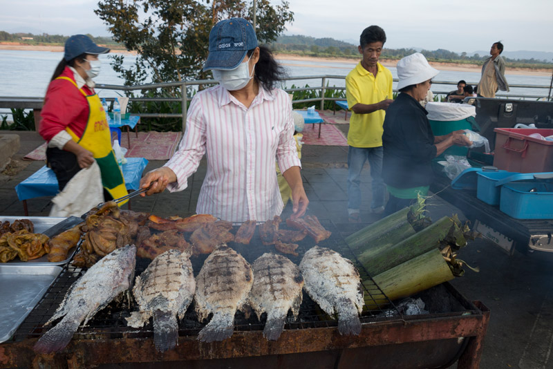 Frisch gegrillt am Mekong