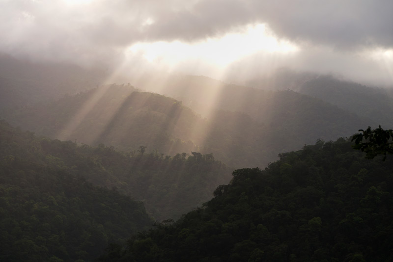 Costa Rica: Wolkentheater am Arenal  